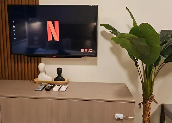 Cozy Luxe Feels, Comfort Walk To It Park, Netflix, Wifi, Pool * Cebu