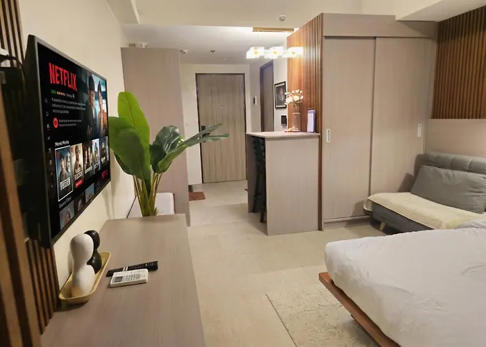 Cozy Luxe Feels, Comfort Walk To It Park, Netflix, Wifi, Pool Apartment
